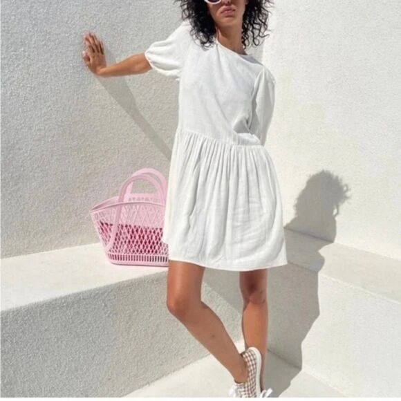 Lisa Says Gah Dresses & Skirts - Lisa Says Gah Pia Babydoll Dress women's size Small white empire mini pockets